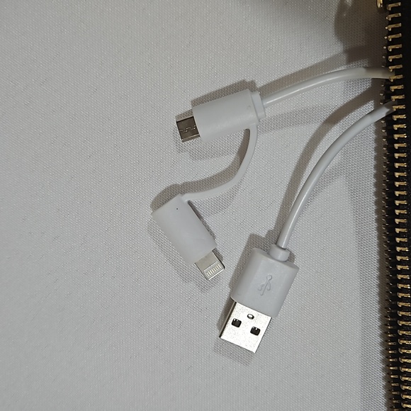 Adrienne Vittadini Wristlet, OS, tan with pink roses. - Picture 9 of 9